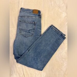 American Eagle Outfitters High Rise Mom Jeans